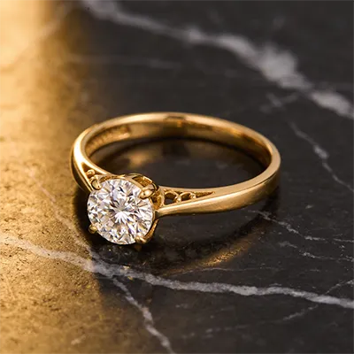 18ct yellow gold bespoke engagement ring